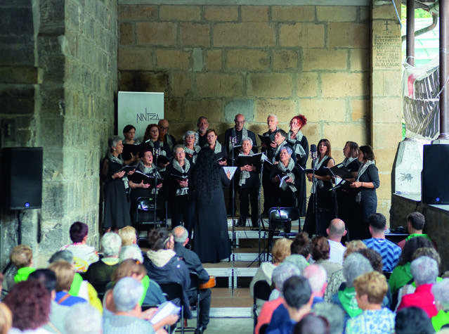 Cart-arte Olite-Erriberri eta Onintza abesbatzaren anaitasun kontzertua