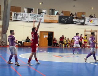 Lauburuk garaipenarekin ekin dio denboraldiari Quintón
