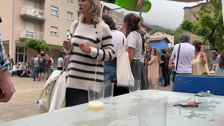 Lizartzar ugari bildu dira Erromeri eguneko sagardo eta pintxo dastaketan