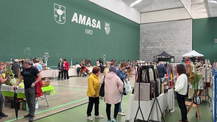 Jendez bete da Amasako frontoia Santu Guztien egunean