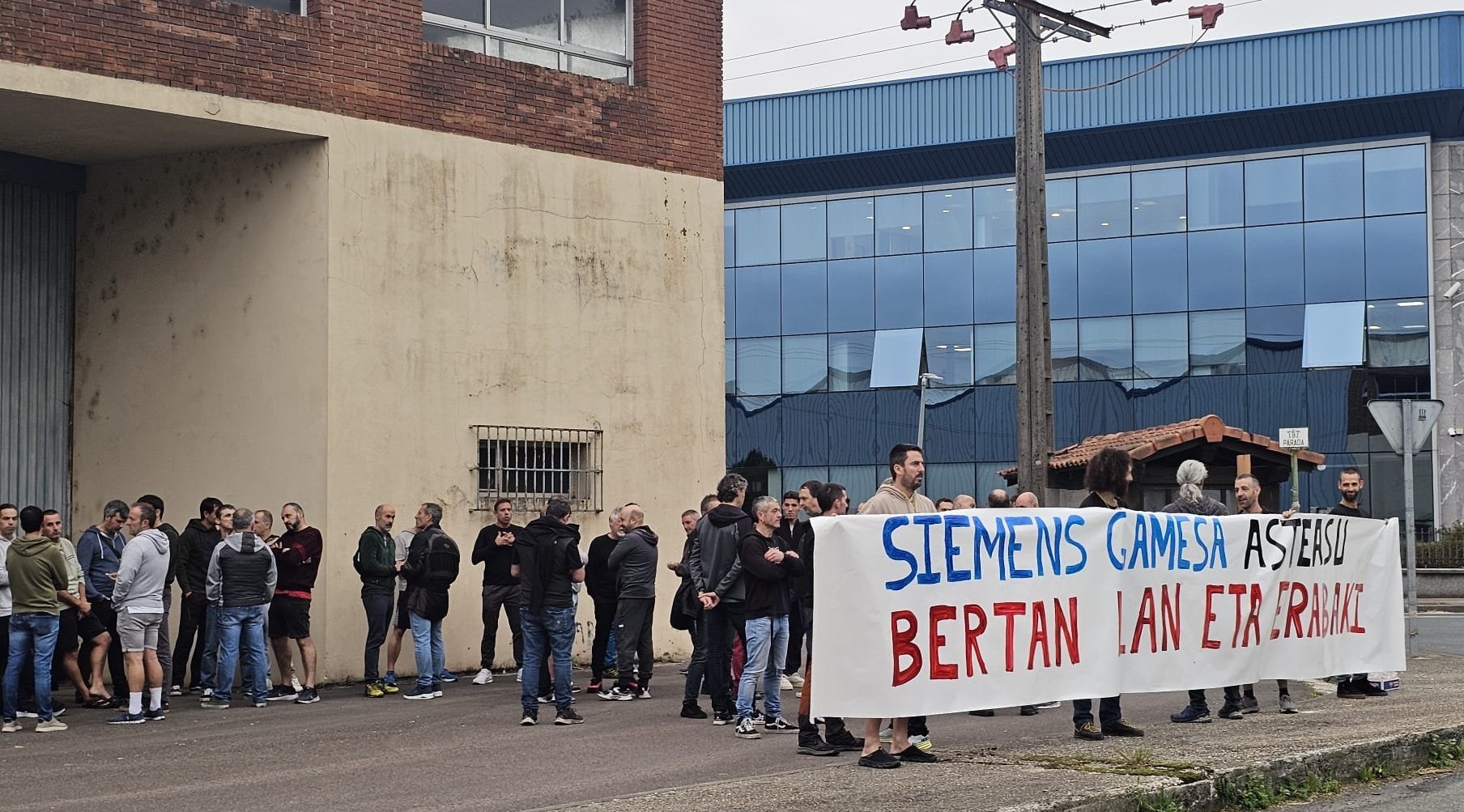 Asteasuko Siemens Gamesan estatu mailako akordio markoa ezarri nahi dela salatu du LAB sindikatuak