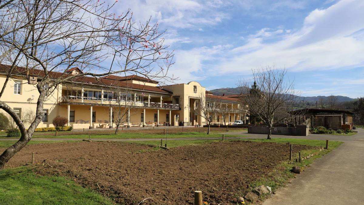 Iurramendiko baratze parke ekologikoan erabiltzaile berriak hasi dira lanean