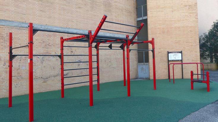 Kalistenia parke berria Olaederra kiroldegiaren atzealdean