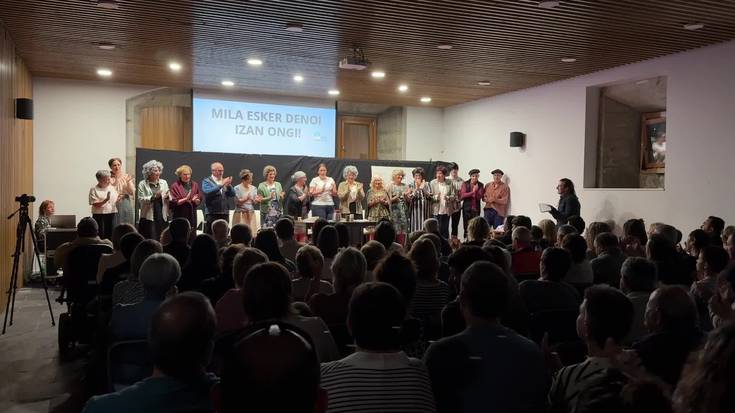 “Jubilatuta bai, baina geldirik ez” antzerkia taularatu dute