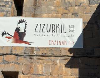 2026ko Eskola Txikien festako logoa aurkeztu dute