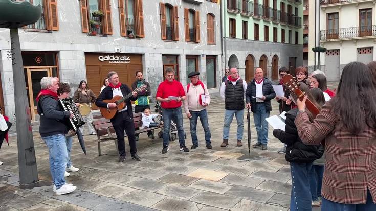 Kalepozak girotu ditu Tolosako kaleak