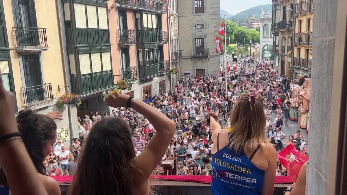 TAK arraun taldekoek hasiera eman diote San Joan jaiei