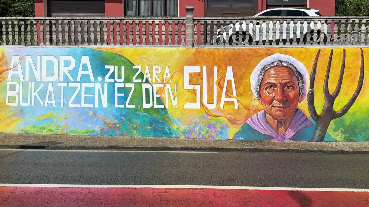 Emakumeak omendu asmoz egindako horma-irudia inauguratu dute