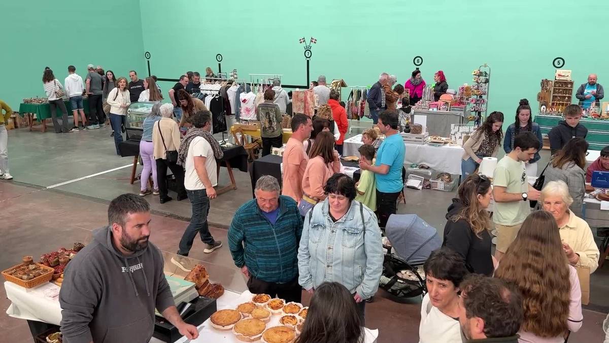 IV. Artisau Azoka antolatu dute Orendainen