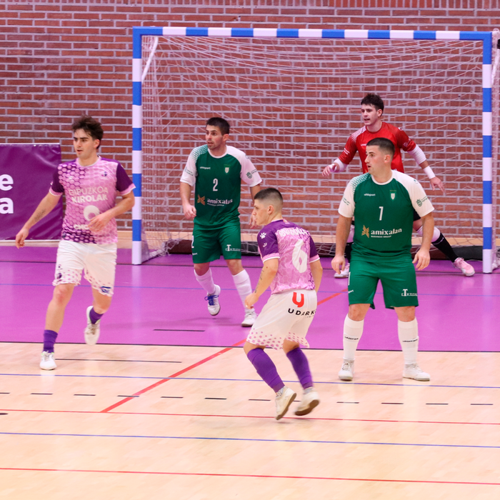 Belabietan festa eguna izan da ligako debutarten egunean