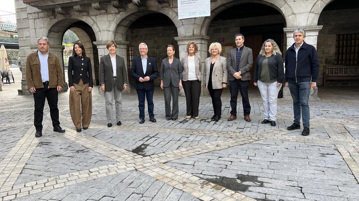 Elkarlana balioan jarri asmoz, Diputatuen Kontseilua Alegian bildu da