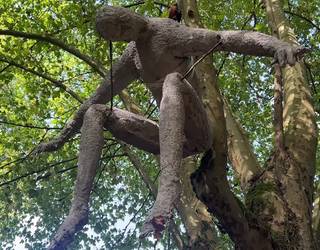 Naturan integratutako artelanen sorkuntza prozesua ezagutzeko aukera izan da