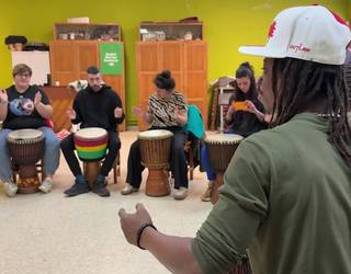 Hilabetean behin Gineako musika eta dantzak ikasteko aukera Amasa-Villabonan