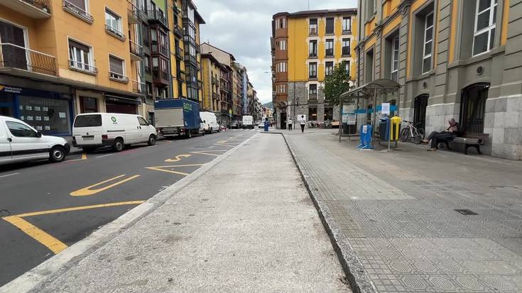 Uztaila hastearekin batera aldaketak egin dira aparkalekuetan eta autobus geltokietan