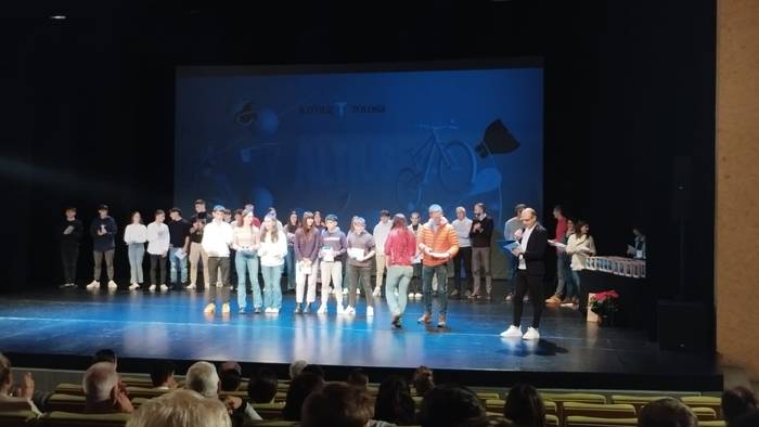 Irati Lacunzak irabazi du kirolari onenaren saria