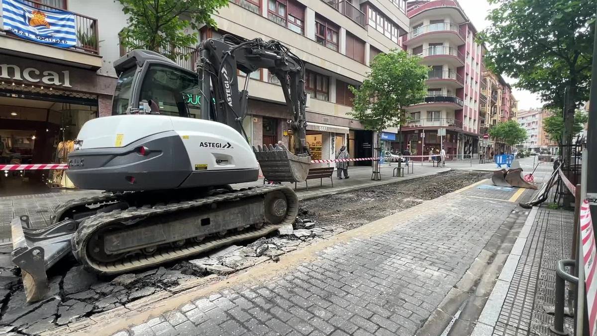 Asfaltatze lanak hasi dituzte Nafarroa etorbidean