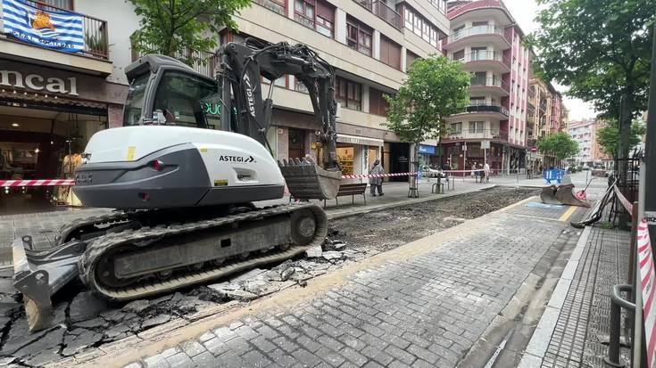 Asfaltatze lanak hasi dituzte Nafarroa etorbidean