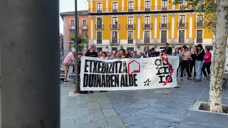 Etxebizitza duinaren aldeko elkarretaratzea egin du Tolosaldeko Ernaik
