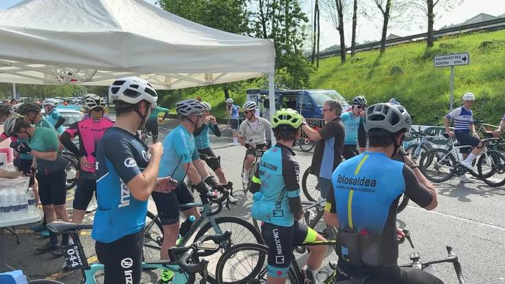 XI. Olano martxa zikloturista egin dute larunbatean