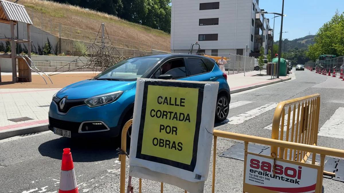 Hasi dira Iurramendi kalea berritu eta bidegorria egiteko lanak