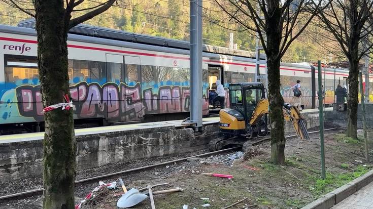 Soinu panelak Tolosako tren-geltokietan