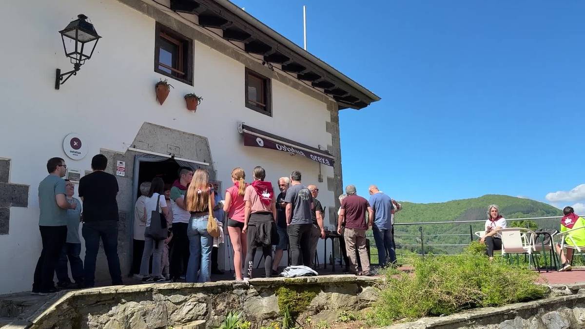 Santa Krutz Eguna giro onean