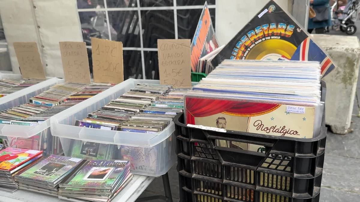 Bigarren eskuko azoka egin dute