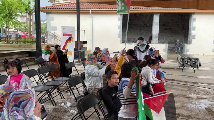 Anoetak, Saharar Errefuxiatu Kanpamenduetako Echraifia herriarekin duen senidetzea ospatu du