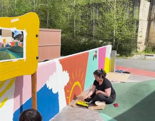 Parke berrirako horma-irudia sortu dute Belauntzako herritarrek