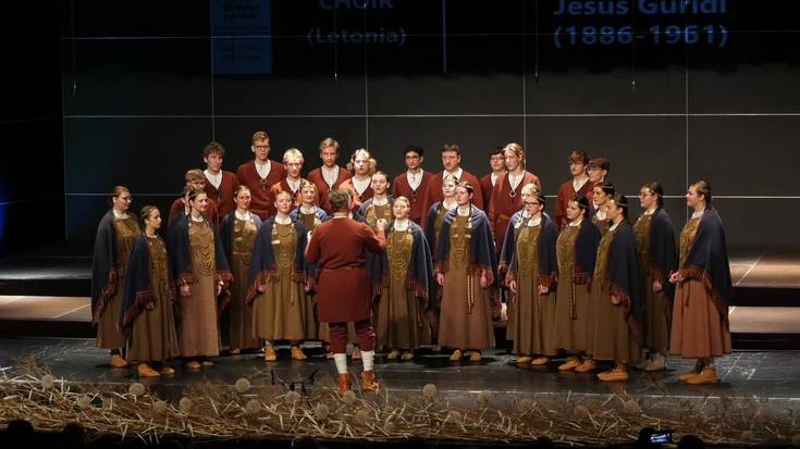 BALSIS YOUTH CHOIR (Letonia)
