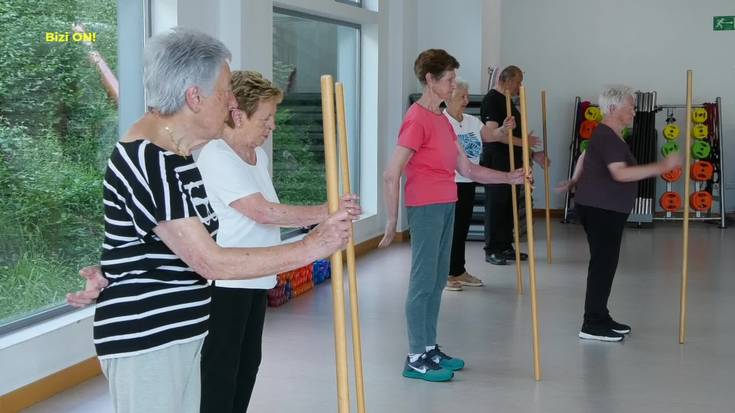 Bizi ON! - Adinean aurrera