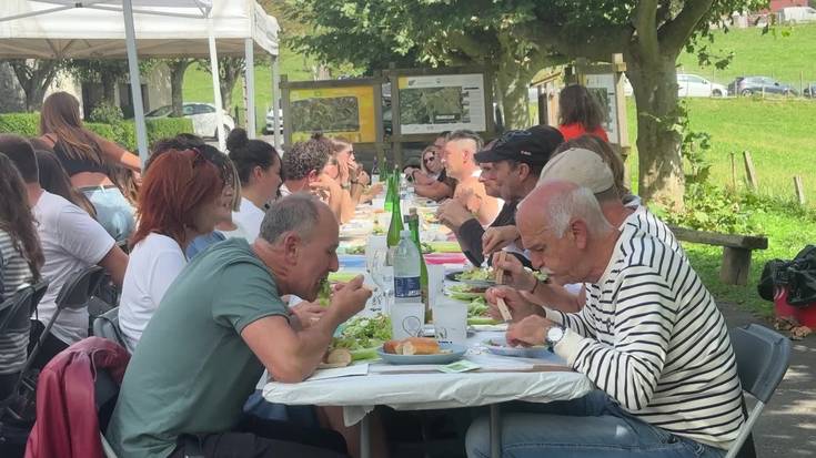 Bazkaltzeko elkartu dira Sanmar 2.0 ekimenaren harira