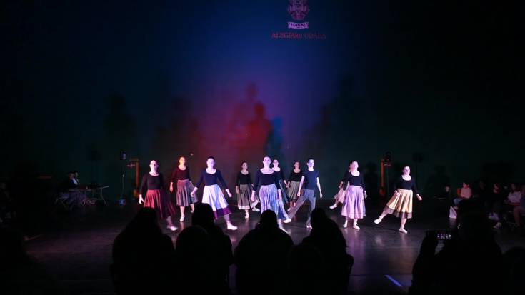 Sutarriko gaztetxoek Udaberriko Emanaldia egin dute