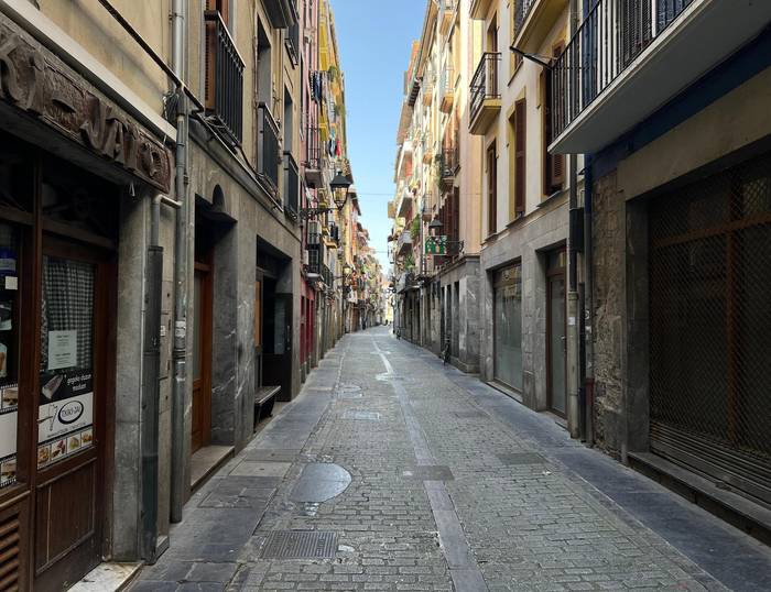 Alde Zaharreko eraikin bat hustu behar izan dute Tolosan