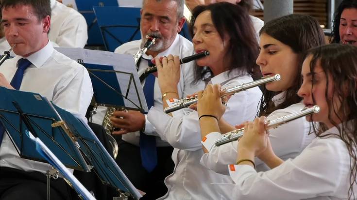 Tolosako Udal Musika Banda: "Oporrak munduan zehar" emanaldia