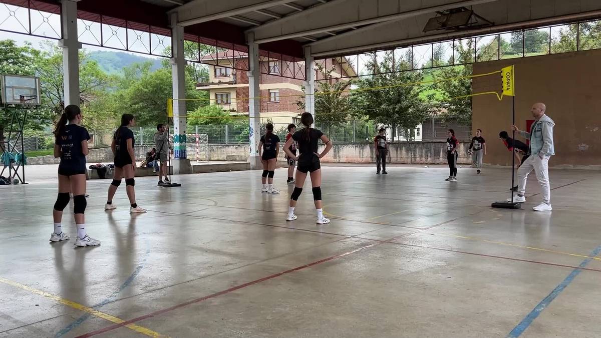 "Boleibol" txapelketa mixtoa egin dute
