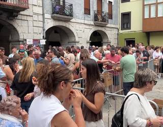Sardinak, sagardoa eta txistorra konbinazio paregabea jai giroaz gozatzeko