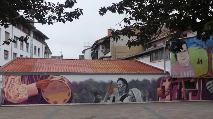 Mural berria Loatzo musika eskolako alboan