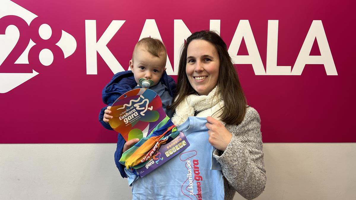 Goretti Ibarbiak jaso du Korrikaren material sorta