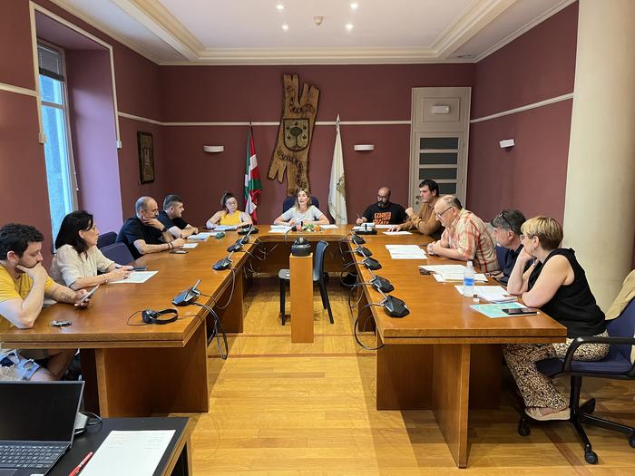 Legegintzaldiko lehen erabakiak hartu ditu Amasa-Villabonako Udalbatzak