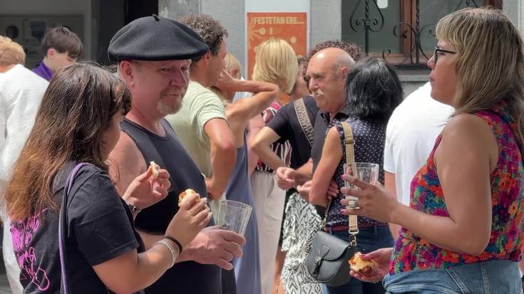 Giro bikaina Leaburuko txakolin dastaketan eta apar festan