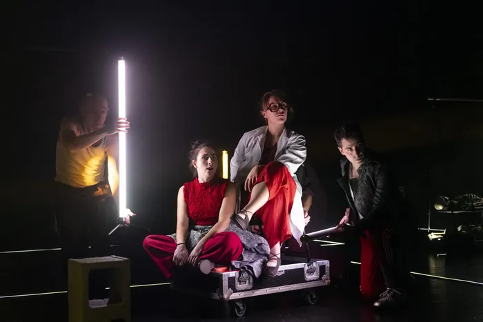 "Nor naizen  baneki" antzezlana taularatuko da igandean  Villabonako Gurea Antzokian