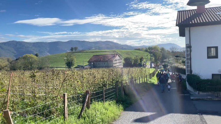 Orendaingo ibilbide berria ezagutu dute herritarrek