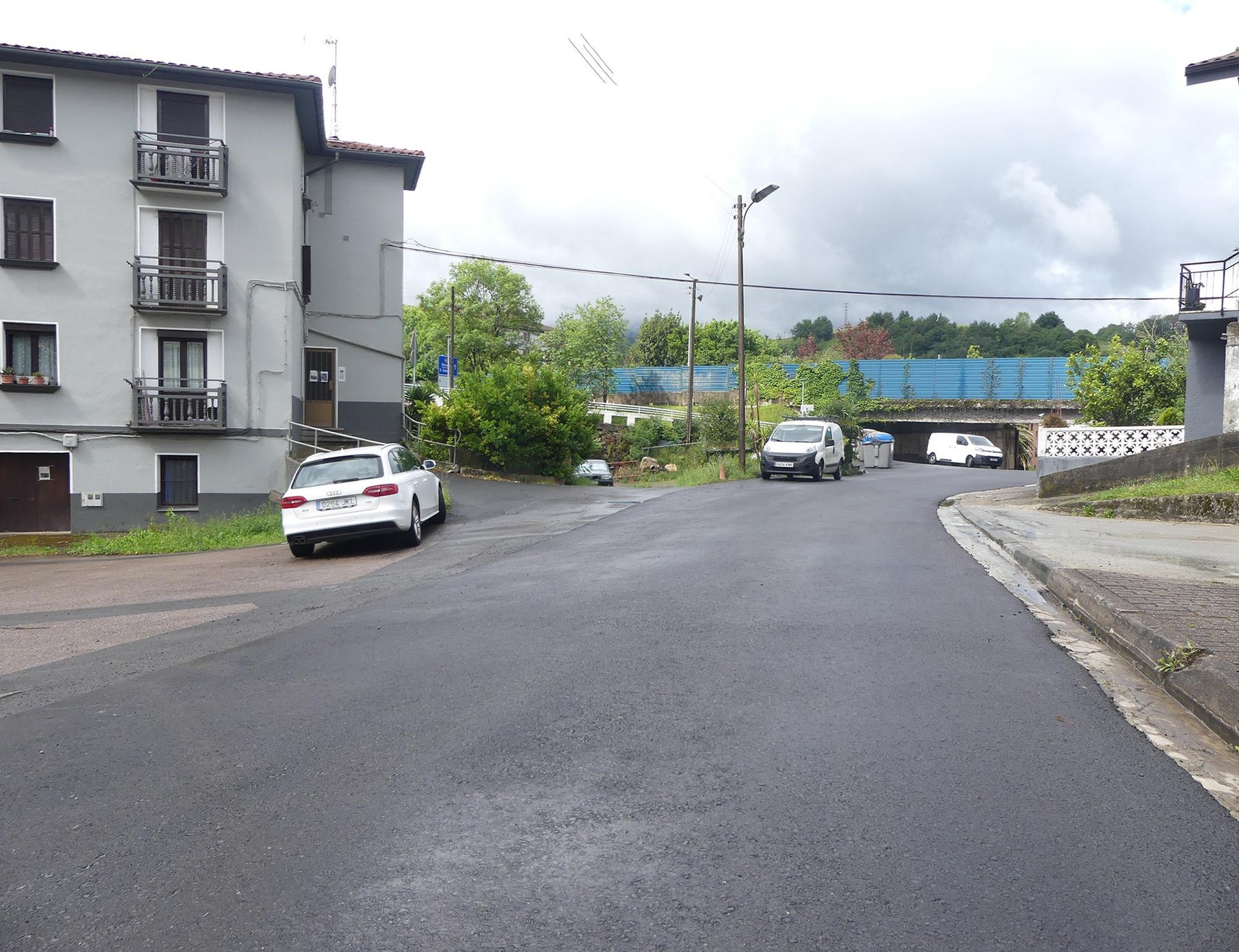 Otsabi auzoan asfaltatze lanak egin ditu Udalak