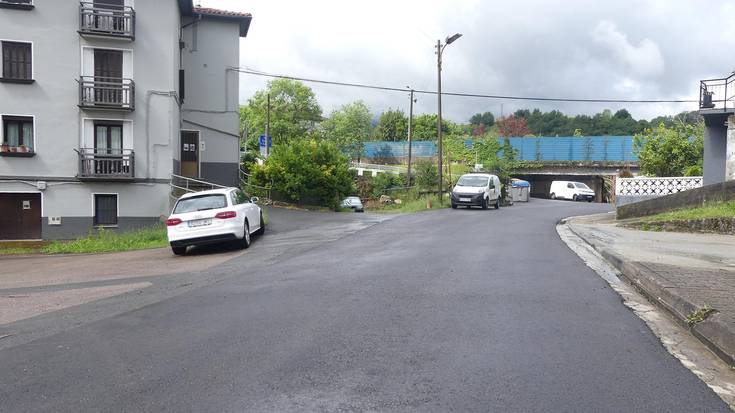 Otsabi auzoan asfaltatze lanak egin ditu Udalak