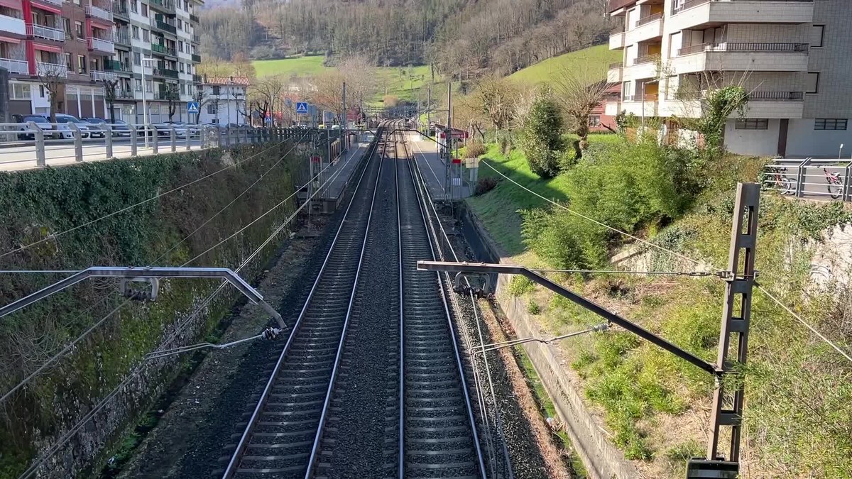 Aldaketak tren-zerbitzuan bihartik aurrera