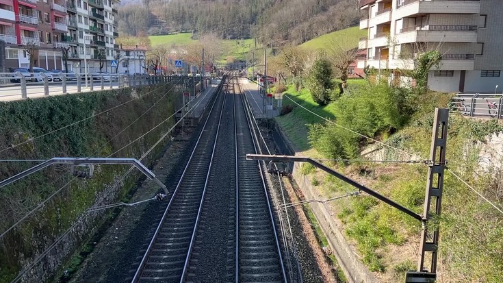 Aldaketak tren-zerbitzuan bihartik aurrera