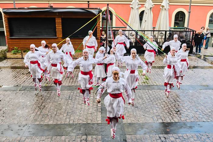 Euskal dantzak Ibizara