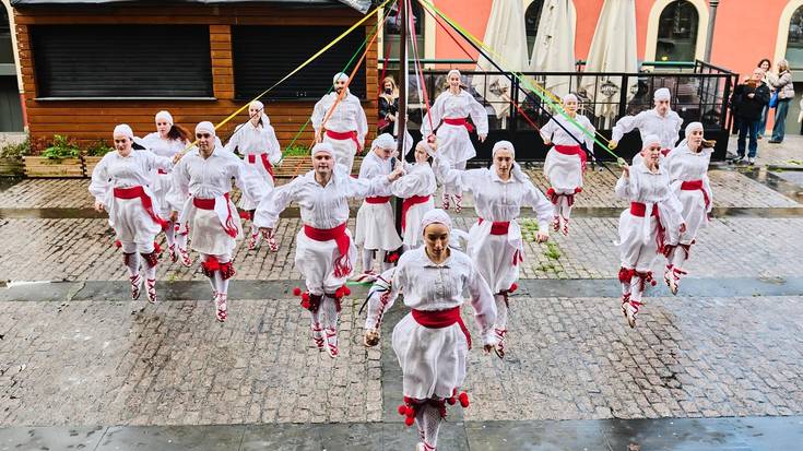 Euskal dantzak Ibizara