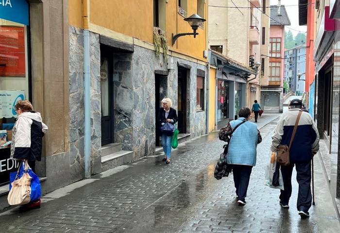 Herritarren elkarbizitza eta espazio publikoaren erabilera arautzen duen udal-ordenantza onartu du Udalbatzak